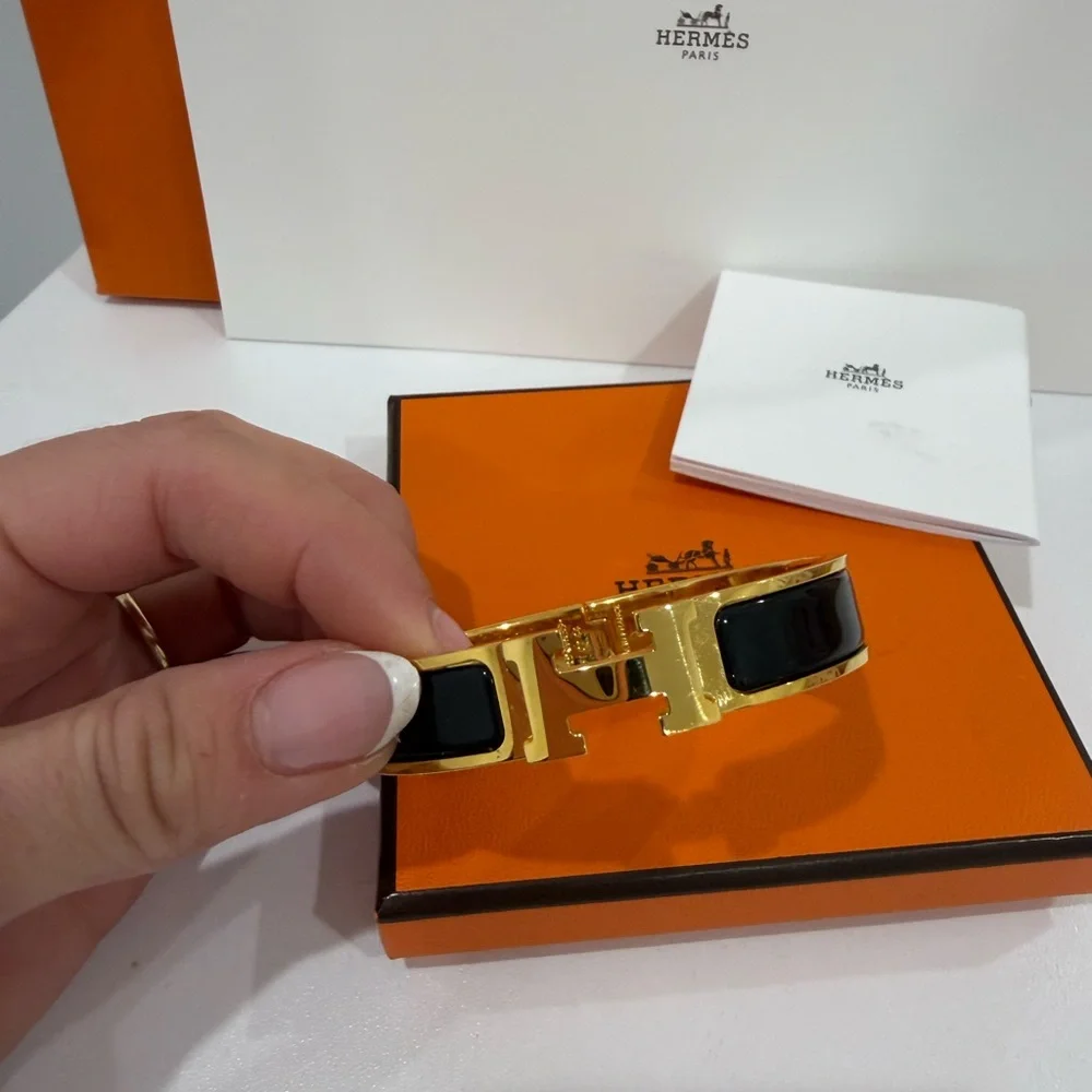 Hermès H clic Black and Gold Enamel Bracelet PM size - Picture 2 of 7